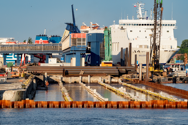 Na terminalu promowym w Świnoujściu roboty budowlane idą pełną parą