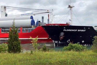 Czołowa kolizja statków na Welland Canal w Kanadzie