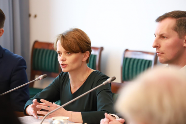 Emilewicz: chcemy, by część ułatwień dla firm pozostała po pandemii