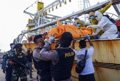 Zamrożone ciało młodego rybaka znalezione na pokładzie chińskiego statku...