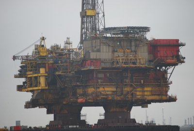 Kraje OPEC+ przedłużają o kolejny miesiąc redukcję wydobycia ropy