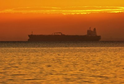 Ceny ropy w USA idą w dół po zmniejszeniu cięć wydobycia przez OPEC+...