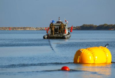 Fot.: 8. FOW Trwa operacja neutralizacji drugiej miny zalegającej w Wiśle Śmiałej