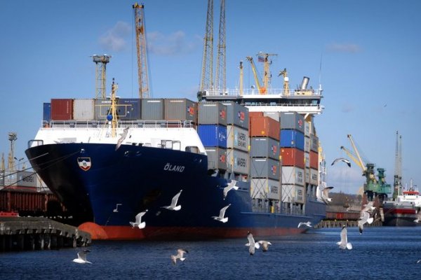 W portach Szczecin-Świnoujście rusza pilotaż systemu usprawniającego transport towarów...