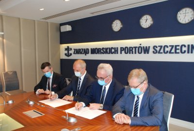 DORACO podpisało umowę na realizację projektu Poprawa dostępu do Portu w Szczecinie w rejonie Basenu Kaszubskiego DORACO podpisało umowę na realizację projektu „Poprawa dostępu do Portu w Szczecinie w ...