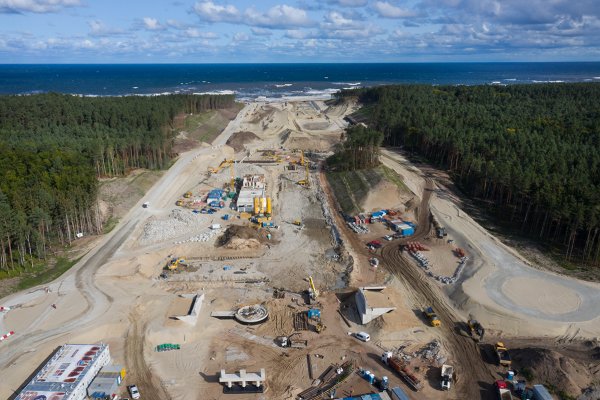 MI o przekopie Mierzei Wiślanej: w rejonie Zatoki Gdańskiej pogłębiany jest akwen basen...