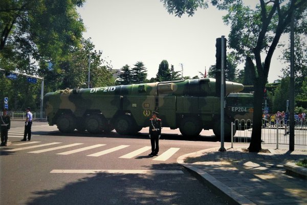 Media: Chiny wystrzeliły pociski rakietowe w kierunku spornego Morza Południowochińskie...