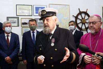 Kapitan ż.w. Zbigniew Sulatycki podczas otwarcia Sali Prezentacji Historycznych w Głównej Bibliotece Lekarskiej im. Stanisława Konopki w Warszawie Kapitan Zbigniew Sulatycki patronem Sali Prezentacji Historycznych w Warszawie