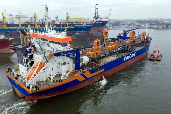 Pogłębiarka Vox Amalia opuściła Gdańsk i popłynęła do Szczecina [VIDEO]