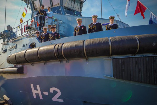 Na H-2 Mieszko powiewa już polska bandera