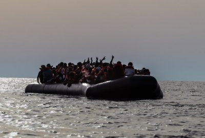 Gubernator Sycylii zakazał przyjmowania statków z migrantami