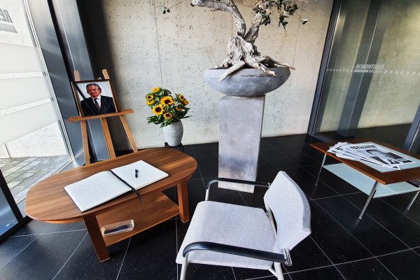 Możliwość wpisu do Księgi Kondolencyjnej śp. Piotra Soyki 