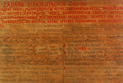 Wiceszef MKiDN: tablice z 21 postulatami MKS należą do Narodowego Muzeum...