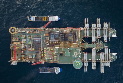 Pionierski Spirit instalujący rurociąg na wodach szwedzkich (Fot.: Nord Stream 2 / Axel Schmidt) Gazprom bada sposoby dostosowania Nord Stream 2 do dyrektywy UE