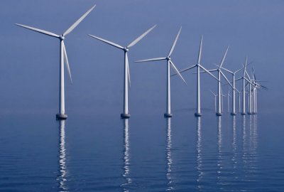 Firma najbogatszego Polaka wchodzi na rynek morskiej energetyki wiatrowej