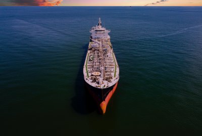 Zdjęcie ilustracyjne (Fot.: Pexels) Trzeci irański tankowiec dotarł do portu w Guaraguao
