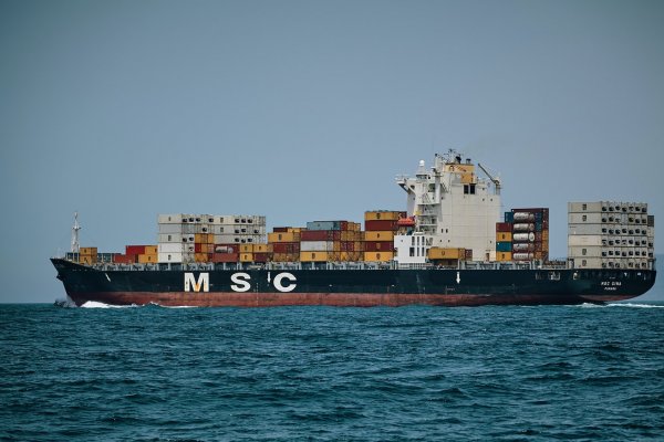 GUS: przewozy ładunków spadły w lipcu o 10,9 proc. rdr, a pasażerów o 45,2 proc. rdr...