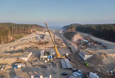 Fot.: Urząd Morski w Gdyni Budowa kanału przez Mierzeję Wiślaną: scalany jest pierwszy most obrotowy