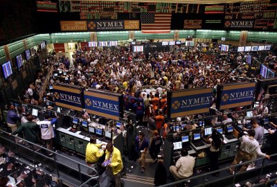 Ceny ropy spadają z najwyższych poziomów od 9 miesięcy