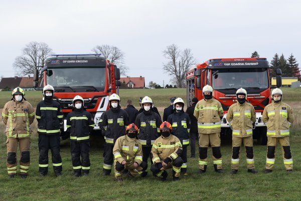 OSP z Wyspy Sobieszewskiej z nowymi wozami ratowniczo-gaśniczymi