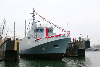 Niszczyciel min ORP Mewa (Fot.: Sławomir Lewandowski / PORTALMORSKI.PL) ORP Mewa i holownik Przemko zwodowane w stoczni Remontowa Shipbuilding