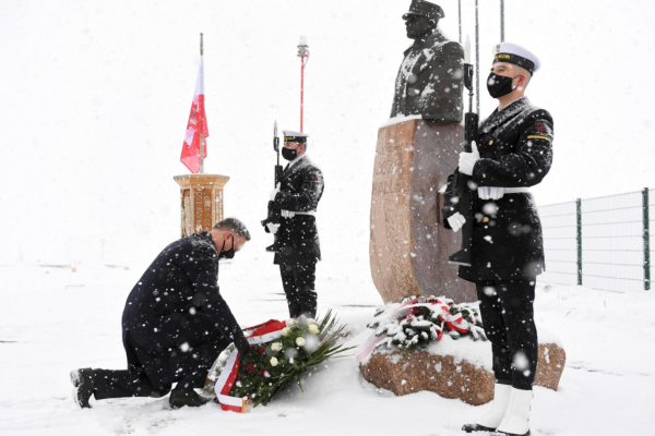 Prezydent: 101 lat temu gen. Haller dokonał zaślubin Polski z morzem, miało to fundamen...