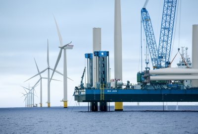 Jedna z morskich farm wiatrowych, których operatorem jest Orsted. Duńska firma jest partnerem PGE w budowie OWF na Bałtyku. Fot.: Orsted FORUM OKRĘTOWE: Morska Energetyka Wiatrowa - szanse i rzeczywistość