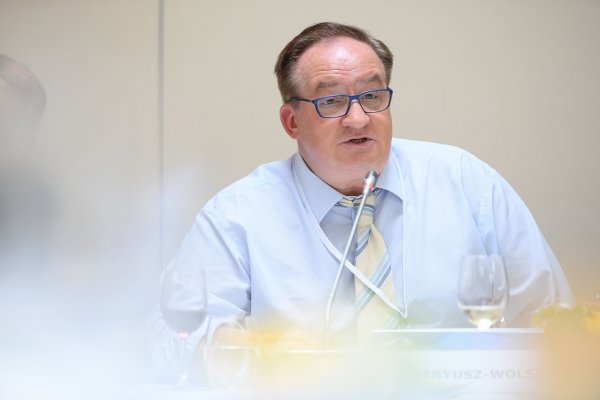 Saryusz-Wolski: tak długo jak nie zacznie płynąć gaz przez Nord Stream 2, trzeba zwalcz...