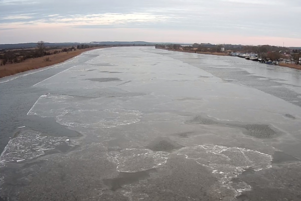 Zjawiska lodowe na Szczecińskim Węźle Wodnym. Zamknięta żegluga