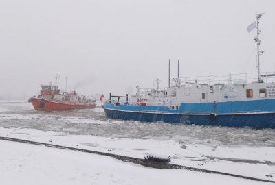 Lodołamacze wyruszające do akcji z portu we Włocławku, 17 luty 2021 (Fot.: Wody Polskie) Lodołamacze wznowiły pracę na Wiśle