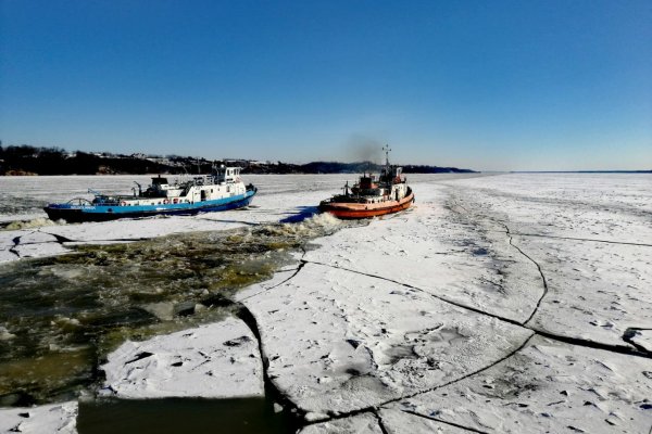 Lodołamacze czekają w gotowości