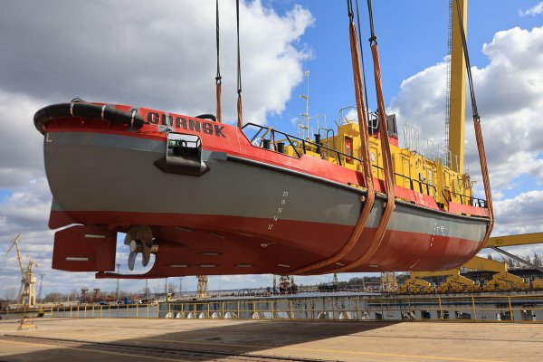 Lodołamacz Nerpa dla Wód Polskich zwodowany w Szczecinie