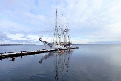 STS Kapitan Borchardt przywitał wiosnę w puckim porcie