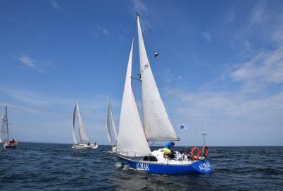 Jeden z jachtów należących do ośrodka - s/y Almak podczas regat (Fot.: facebook.com/OZiSW.GDYNIA) Uniwersytet Morski w Gdyni stawia na żeglarstwo