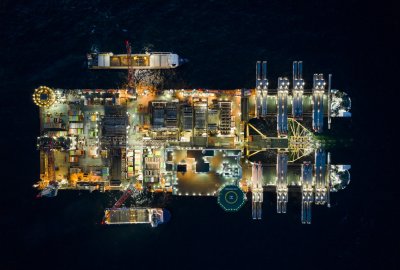 Pioneering Spirit układący rurociąg na wodach szwedzkich (Fot.: Nord Stream 2 / Axel Schmidt) Blinken przekazał Niemcom, że zaangażowanie w budowę Nord Stream 2 zagrożone sankcjami ...