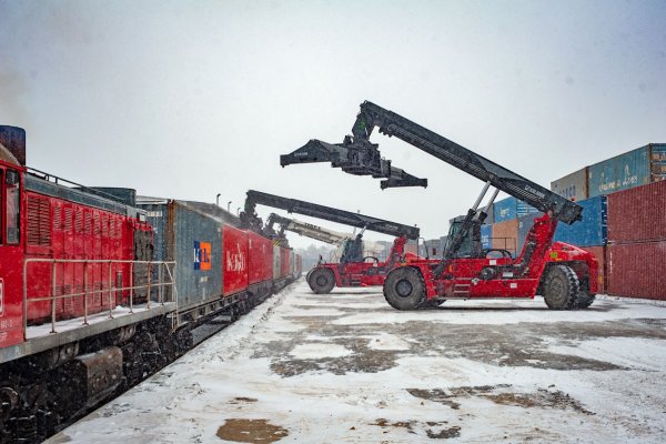 Dedykowany pociąg Maerska z Chin do Polski dla dostaw kluczowego sprzętu medycznego