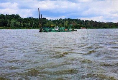 Pogłębiarka na Wiśle w Płocku (Fot.: Wody Polskie) W ramach pogłębiania Wisły w okolicy Płocka i Maszewa wydobyto 54 tys. metrów sześc. os...
