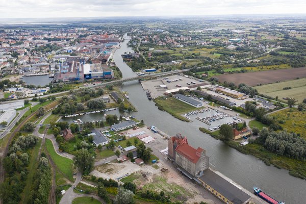 Rozpoczęły się prace przy przebudowie toru wodnego na rzece Elbląg