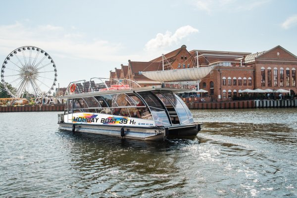 Holiday Boat zaprasza na rejsy ekologicznym katamaranem