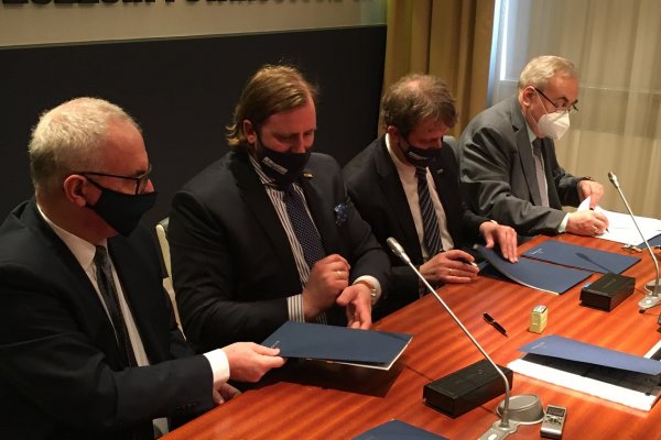 Podpisano umowę na budowę statku pożarniczego Strażak-28 dla ZMPSiŚ SA