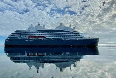 Fot.: PONANT / Nicolas Dubreuil Pierwszy na świecie wycieczkowy lodołamacz z napędem LNG