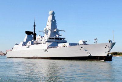 Ostrzelany na Morzu Czarnym HMS Defender wypłynął we wtorek z Odessy