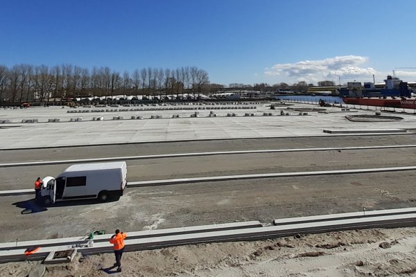 Półmetek budowy parkingu dla ciężarówek przy terminalu promowym w Świnoujściu