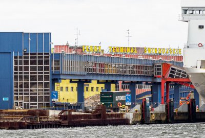 Fot.: ZMPSiŚ SA Na terminalu promowym w Świnoujściu pojawiły się kolejne elementy modernizowanego nabrz...