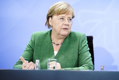 Kanclerz Merkel i minister obrony Kramp-Karrenbauer o budowie gazociągu ...