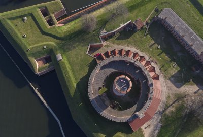 Twierdza Wisłoujście z lotu ptaka (Fot.: D. Kula, mat. Muzeum Gdańska) Nowy przetarg na remont Twierdzy Wisłoujście