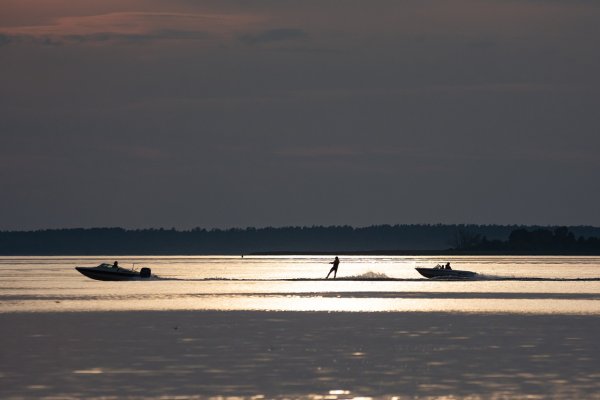 Ktoś zgubił motorówkę na Jezioraku, trafiła do Biura Rzeczy Znalezionych