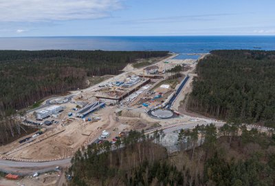 Poszukiwacze bursztynu w sąsiedztwie budowy przekopu przez Mierzeję Wiślaną