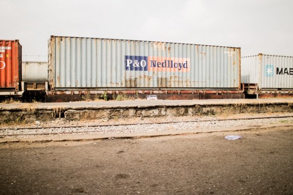 W pandemii ratuje nas kolej, ale dopiero blokada Kanału Sueskiego ukazuje prawdziwy pot...