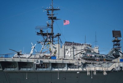 Amerykański okręt oddał strzały ostrzegawcze w Cieśnienie Ormuz